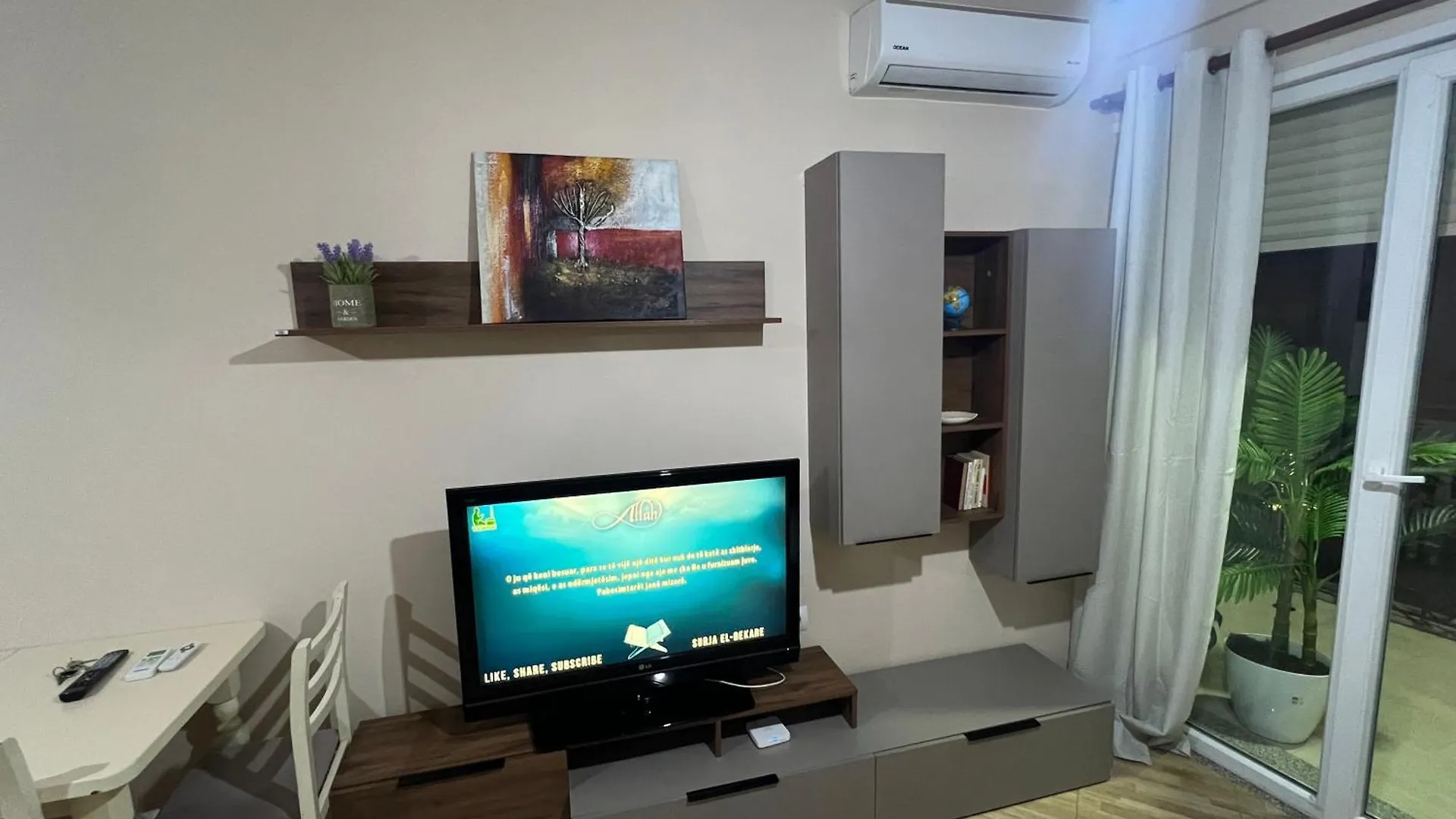 Piazza Place Dıraç 0*,  Arnavutluk