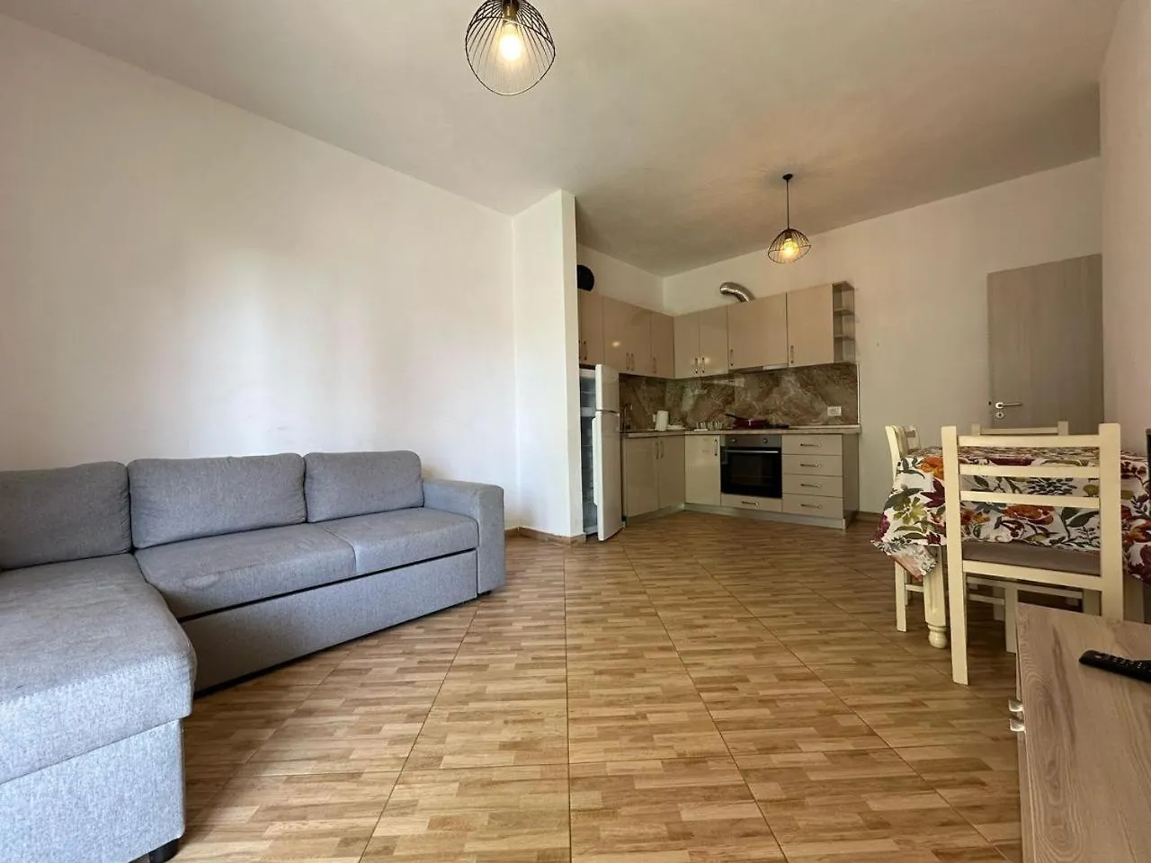 Apartment Piazza Place Durres Albania